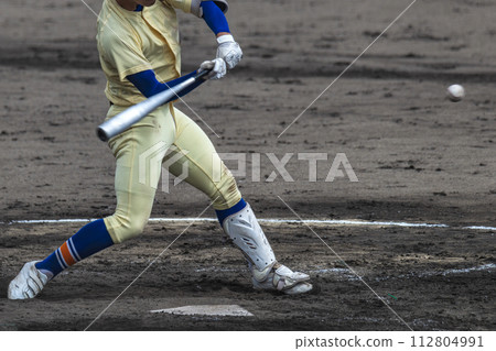 High school baseball game scenery batting scene 112804991