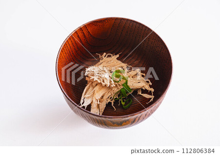 Tororo konbu in a bowl 112806384