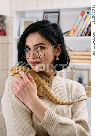 Woamn and Her Pets: A Bearded Dragon and a Stick Insect Woamn and Her Pets: A Bearded Dragon and a Stick Insect 112808088