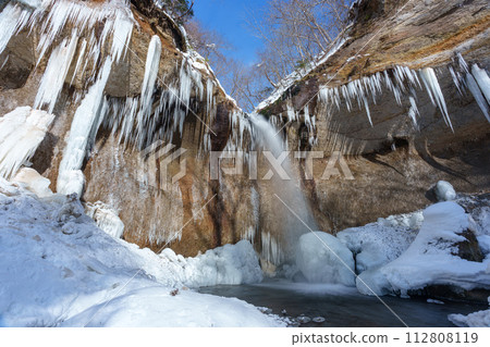 七大瀧 - 北海道壯觀的冬季風景 - 自然藝術的冰瀑布 112808119
