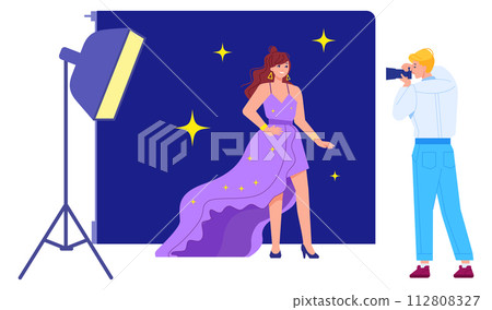 Pretty woman model on photo shooting session 112808327