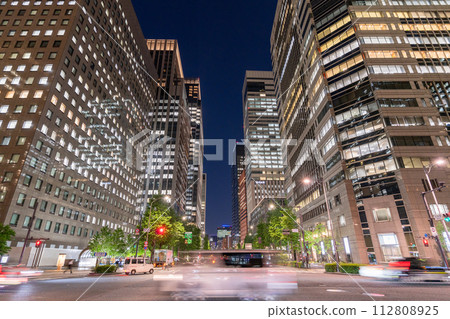 《東京》大手町辦公區，日本經濟的中心 112808925