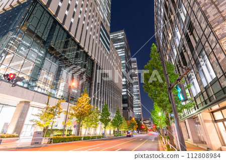 《東京》大手町辦公區，日本經濟的中心 112808984