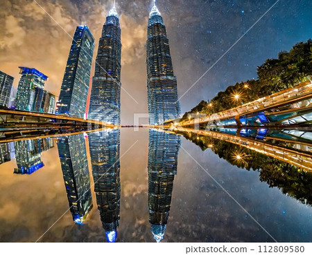 從金沙天空公園看到的雙子星大樓 112809580