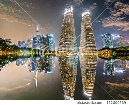 從金沙天空公園看到的雙子星大樓 112809589