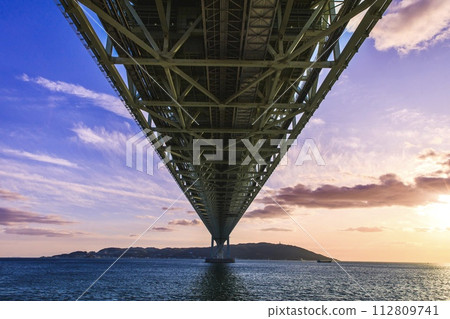 Kobe city, Akashi Kaikyo Bridge and Awaji Island at dusk 112809741