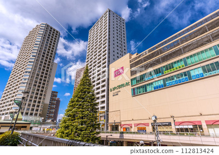 日本相模原城市景觀 - 從橋本站前看到的塔樓公寓 112813424