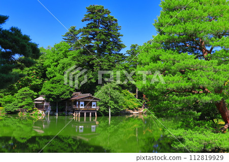 [石川縣]晴霞池和內橋亭下的兼六園 112819929