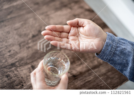 合成藥飲手 112821561