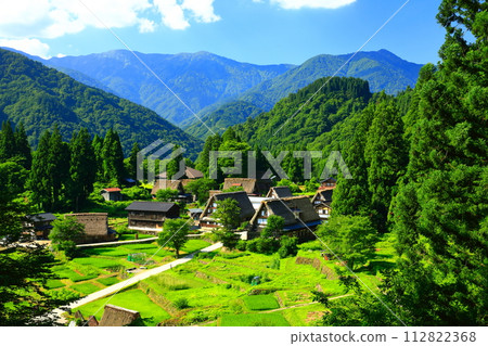 [富山縣] 鮮綠的五箇山相倉合掌村景色 112822368