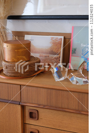 平靜的內飾 平靜的內飾 112824035