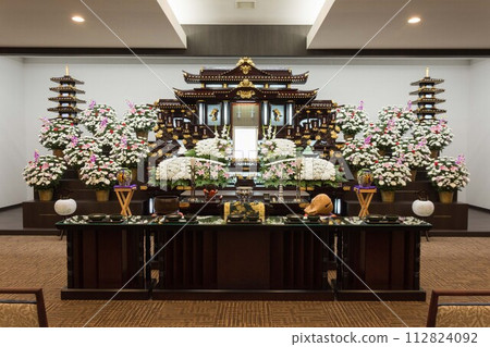 殯儀館祭壇的形象 殯儀館祭壇的形象 112824092