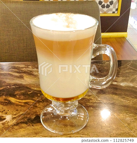 漸層分明的拿鐵 112825749