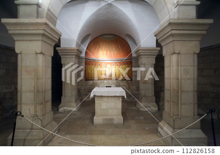 Crypt, place where Mary ascended into heaven, in the Abbey of the Dormition, Mount Zion, Jerusalem, Israel 112826158
