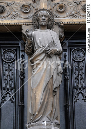 Jesus Christ, statue on the portal of the Saint Laurent Church, Paris, France Jesus Christ, statue on the portal of the Saint Laurent Church, Paris, France 112826838