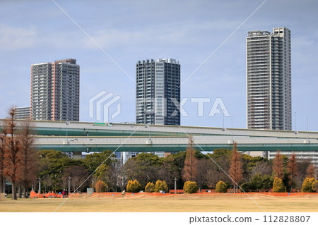 Scenery of Tatsumi no Mori Seaside Park (Koto Ward, Tokyo) Scenery of Tatsumi no Mori Seaside Park (Koto Ward, Tokyo) 112828807