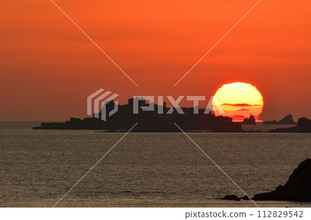 軍艦海島晚上視圖 軍艦海島晚上視圖 112829542