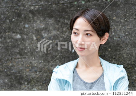 Woman Sportswear Portrait 112831244