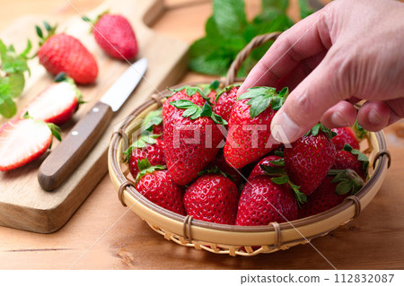 Fresh and delicious strawberry Marihime from Wakayama Prefecture Fresh and delicious strawberry Marihime from Wakayama Prefecture 112832087