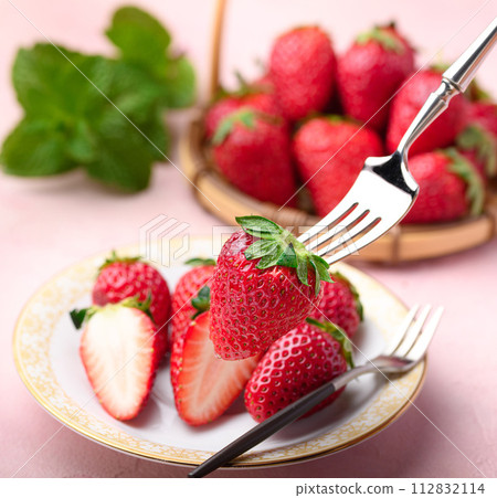 Fresh and delicious strawberry Marihime from Wakayama Prefecture Fresh and delicious strawberry Marihime from Wakayama Prefecture 112832114