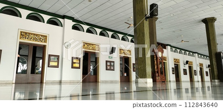 Historical mosques in South Asia 112843640