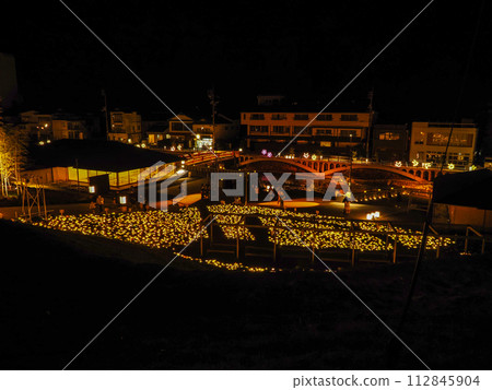 Candle light up Candle light up 112845904