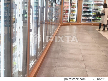 Drinks in a cold case Drinks in a cold case 112848293