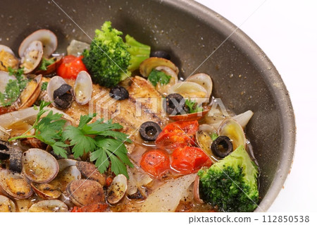 Aquapazza 魚和海鮮菜餚 橄欖油 Aquapazza 魚和海鮮菜餚 橄欖油 112850538