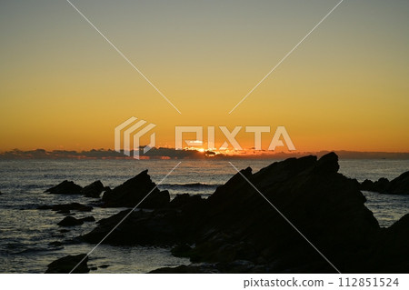 Sunrise from the Pacific Ocean over the Cretaceous reef of Hiraiso Coast, Hitachinaka City Sunrise from the Pacific Ocean over the Cretaceous reef of Hiraiso Coast, Hitachinaka City 112851524