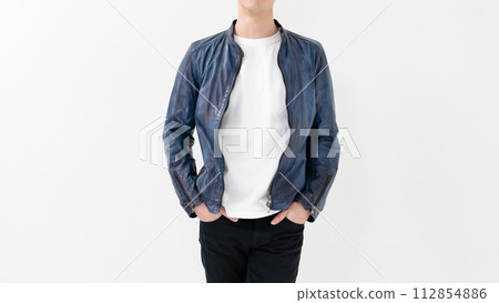 man standing looking at camera man standing looking at camera 112854886