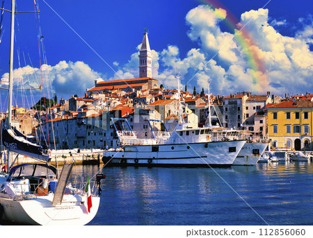 Beautiful harbor scenery of Rovinj 112856060