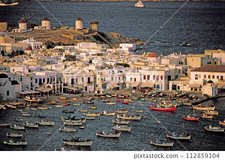 Mykonos in the early morning sun Mykonos in the early morning sun 112859104