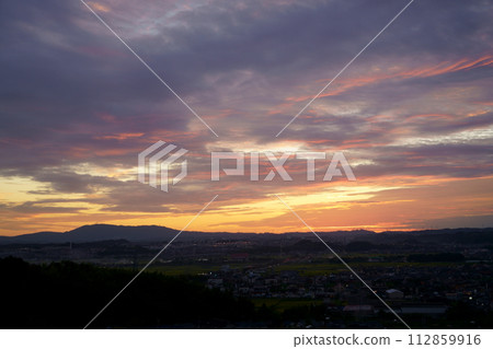 Autumn sunset after sunset, Kizugawa City Castle Park 112859916