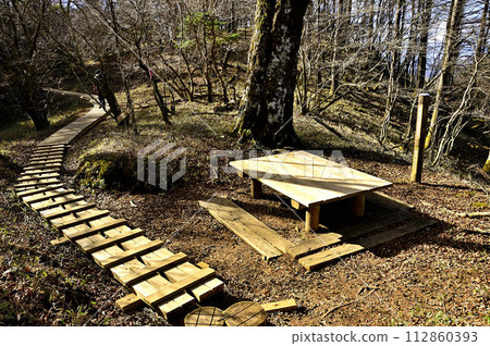 初冬姬繼山頂的丹澤 初冬姬繼山頂的丹澤 112860393