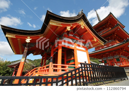 Kyoto townscape Gion/Higashiyama area Kiyomizu Temple West gate and three-storied pagoda 112860794