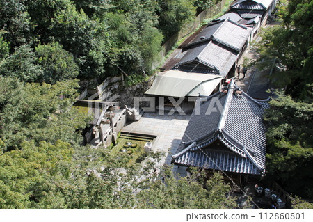 Kyoto townscape Gion/Higashiyama area Kiyomizu Temple Otowa waterfall and waterfall house bird's eye view Kyoto townscape Gion/Higashiyama area Kiyomizu Temple Otowa waterfall and waterfall house bird's eye view 112860801