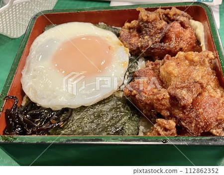 Chinese chicken 2-tier seaweed bento Chinese chicken 2-tier seaweed bento 112862352