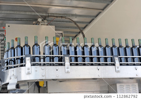 bottles of wine 112862792