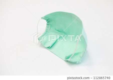 Medical mask for infectious wards or during surgery. 112865740