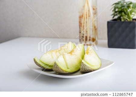 melon on the table 112865747
