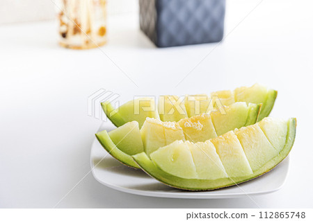 melon on the table 112865748