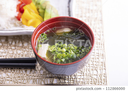 味噌湯 112866000