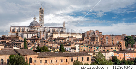 Panoramic view of the historic city of Siena and its cathedral Panoramic view of the historic city of Siena and its cathedral 112866346