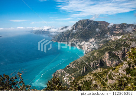 View of the town of Positano from the path of Gods, Southern Italy 112866392