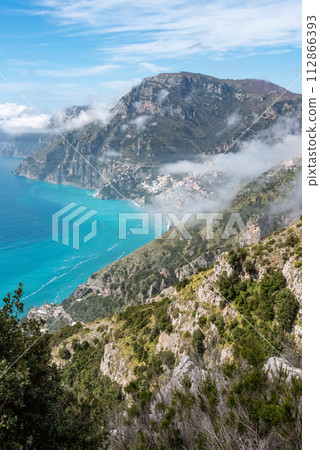 View of the town of Positano from the path of Gods, Southern Italy 112866393
