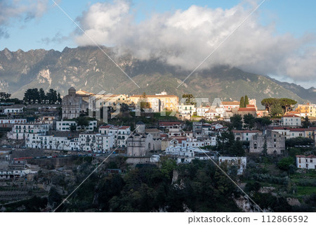 View on the old town of Ravello at the Amalfi coast, Italy 112866592