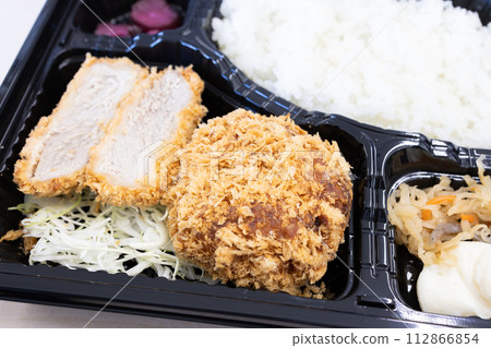 美味的肉末炸豬排和炸豬排便當 美味的肉末炸豬排和炸豬排便當 112866854