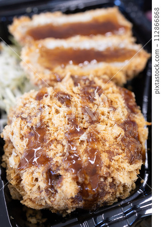 美味的肉末炸豬排和炸豬排便當 美味的肉末炸豬排和炸豬排便當 112866868