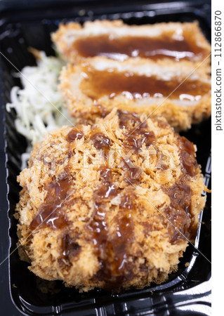 美味的肉末炸豬排和炸豬排便當 美味的肉末炸豬排和炸豬排便當 112866870