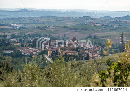 View over the Tuscan village of Vinci, seen from the birth house of Leonardo da Vinci 112867614